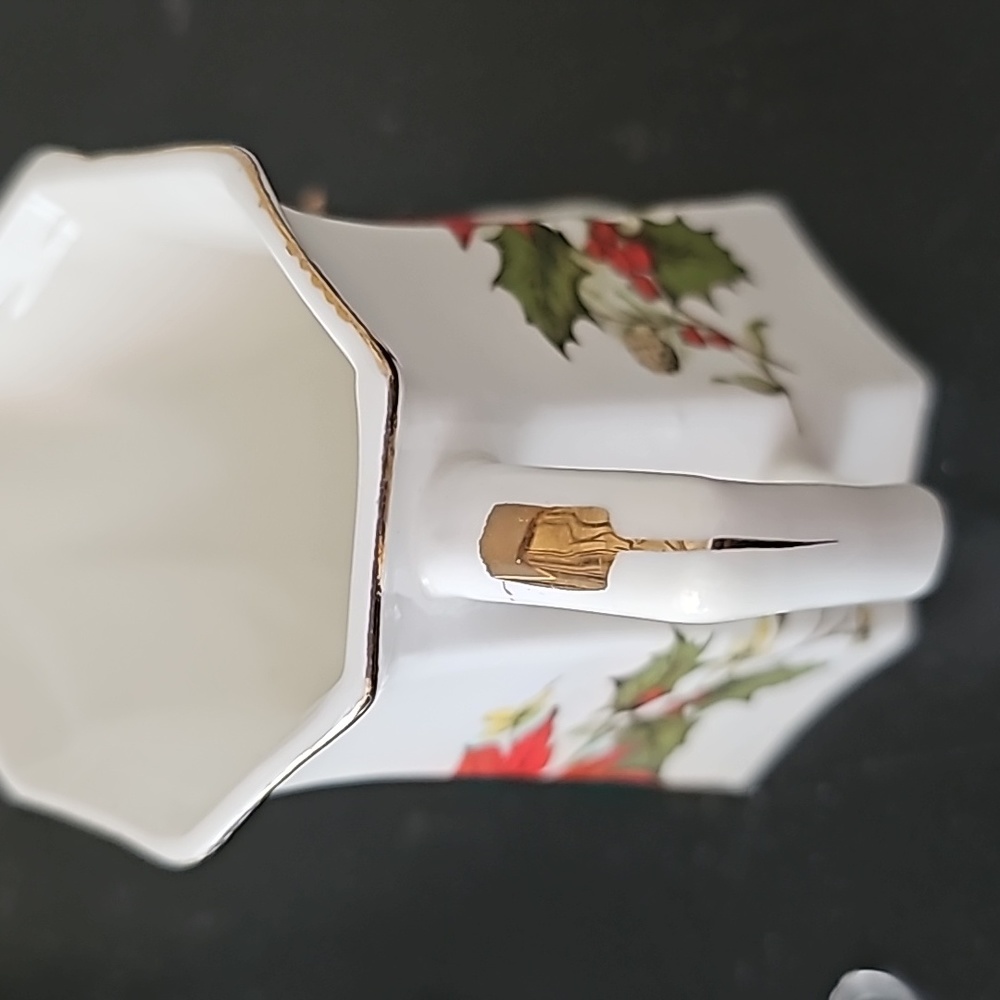 Christmas Sugar Bowl and Creamer Poinsettias Flowers Tub A - Picture 4 of 7